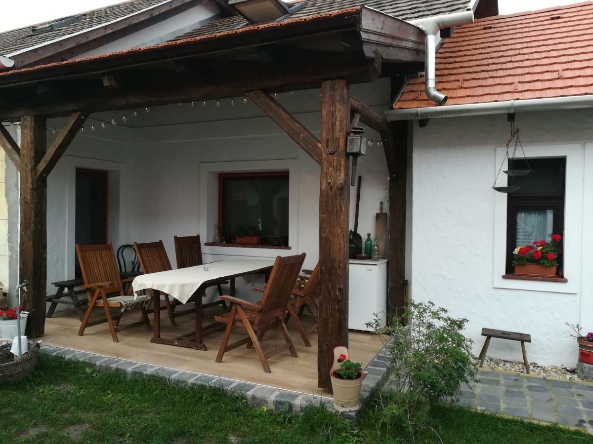 Szent Ivan Vendeghaz Tata Exterior photo
